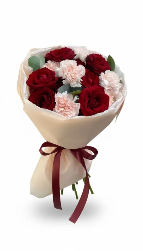 Buchet cu Trandafiri Roșii și Garoafe Roz Pal