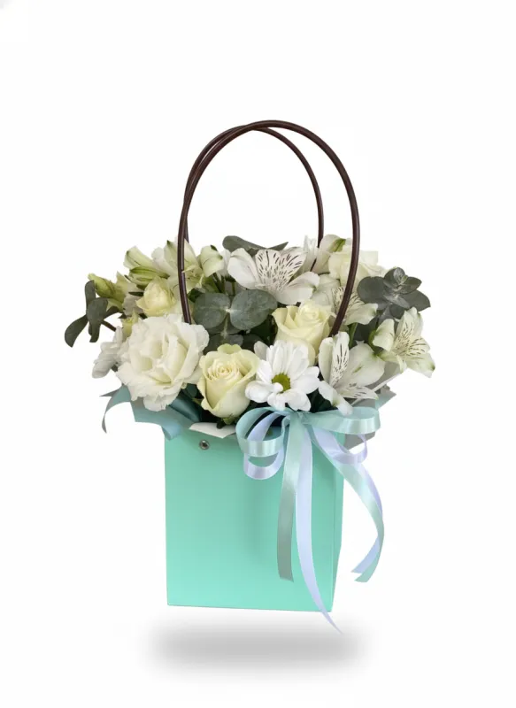 Aranjament în Cutie Verde Mentă cu Trandafiri și Alstroemeria