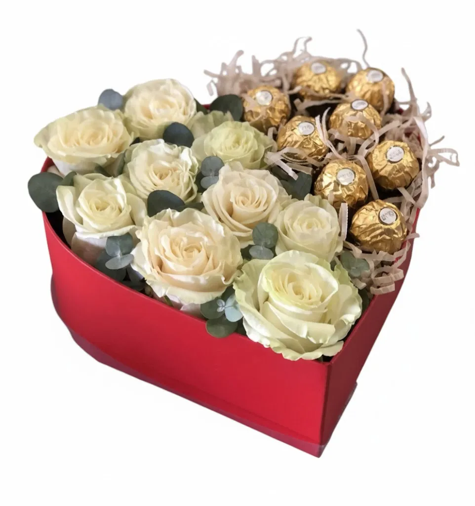 Aranjament Inimă cu Trandafiri și Praline Ferrero