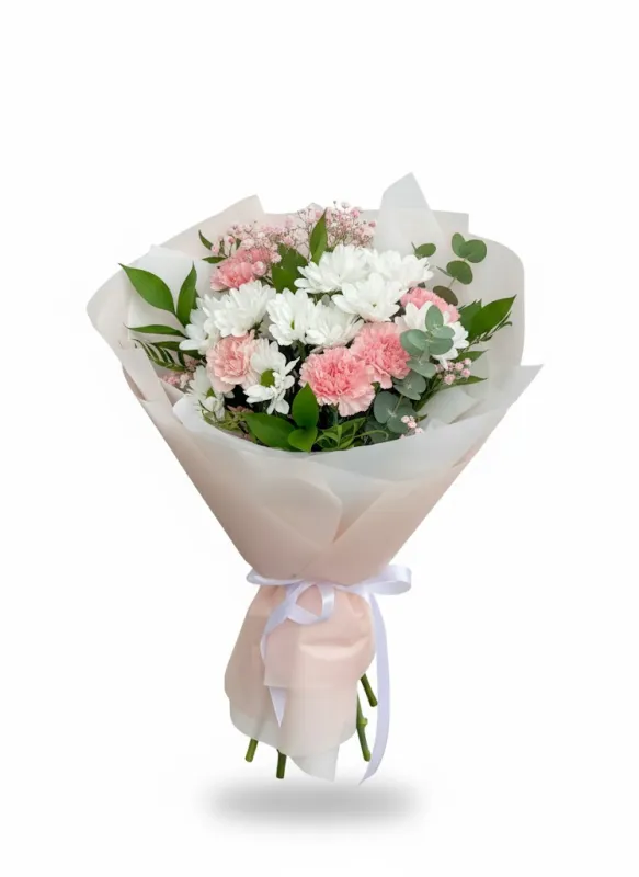 Buchet Delicat cu Garoafe Roz și Crizanteme Albe