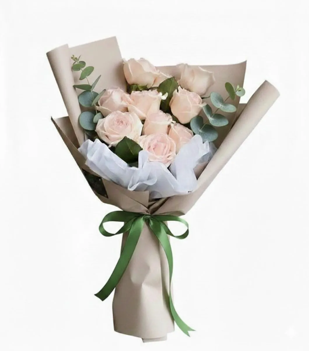 Buchet Elegant cu 9 Trandafiri Roz